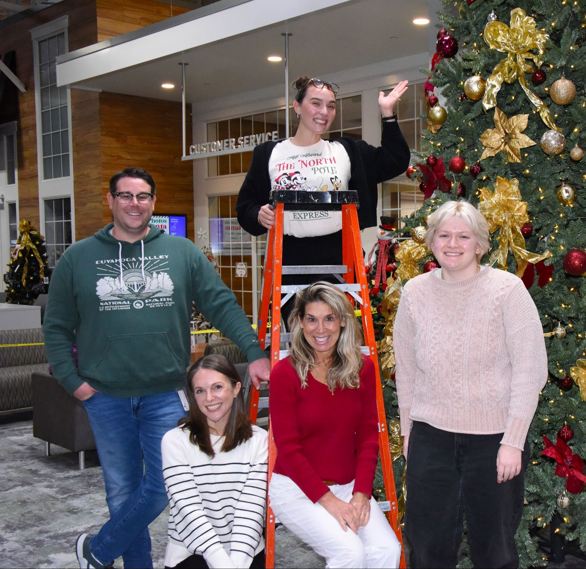 Tree Decorating 2025 